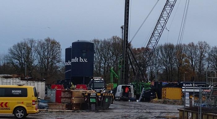 Fotos: Zwaar materiaal bij tunnel De Maten in Assen