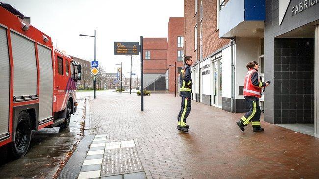 Brandweer schiet te hulp bij liftopsluiting in Assen