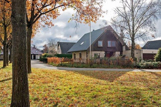 Te koop in Assen: ruime vrijstaande woning met vrij uitzicht