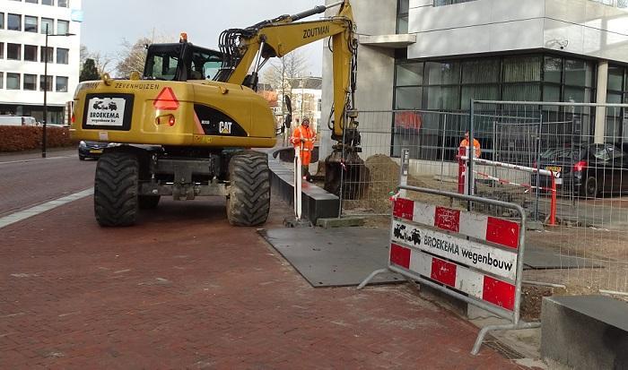 Fotos: Straatmakers druk bezig op het Stationsplein