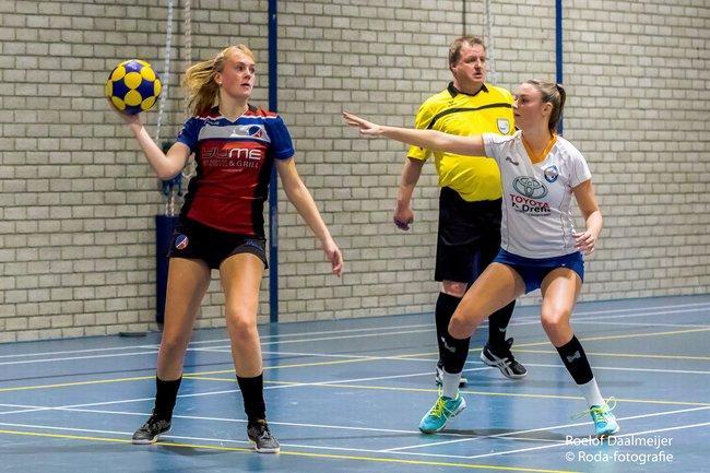 Fotos: AVO 1 wint thuis van Amicitia, AVO 2 in laatste seconden onderuit