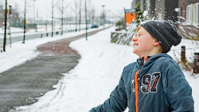 Vanuit het westen komt sneeuw en gladheid: code geel