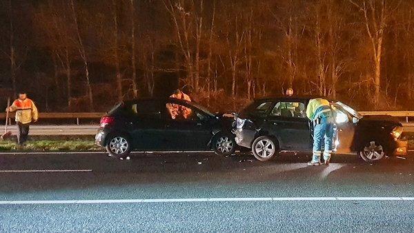 Drie gewonden bij ongeval met meerdere autos op A28 bij Hooghalen