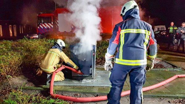 Ondergrondse container brandt uit in Assen