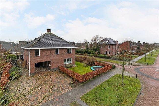 Te koop in Assen: ruime vrijstaande woning met garage en carport