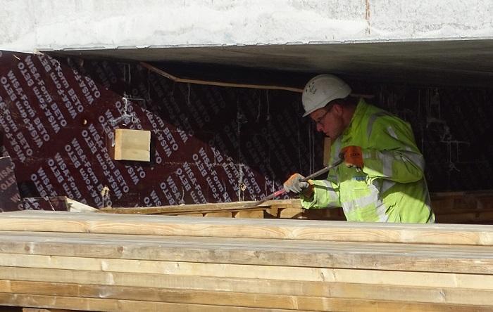 Demonteren bekisting tunneldak Assen (Video)