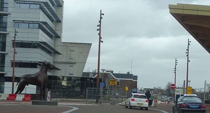 Nieuwe straatverlichting stationsplein klaar