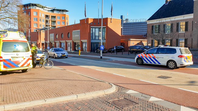 Fietser gewond bij aanrijding met auto in Assen