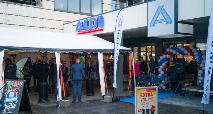 Heropening Aldi in winkelcentrum Vredeveld