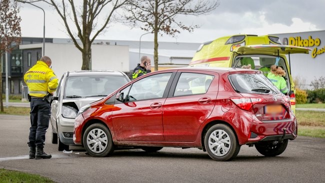 Gewonde bij botsing in Assen (Video)