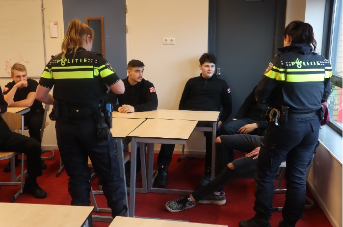 Beveiligers Drenthe College waren figurant bij politie-oefening