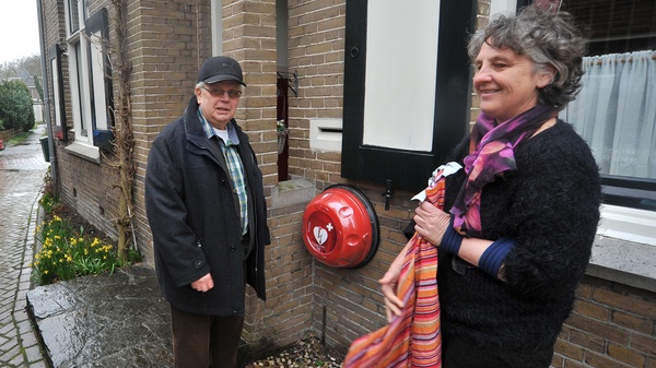 Oranjebuurt heeft eigen AED