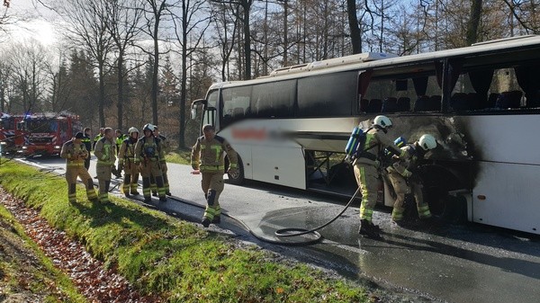Bus met scholieren uit Assen in de brand