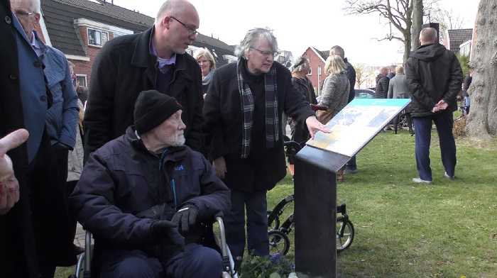 Onthulling monumenten vergeten bombardementen Assen (video)