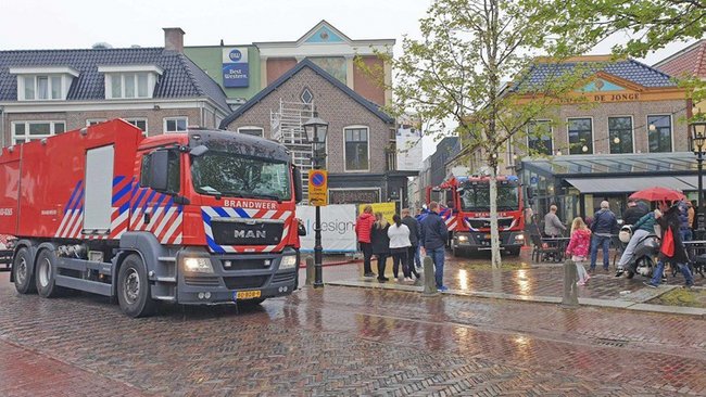 Hotel de Jonge in Assen deels ontruimd vanwege brand