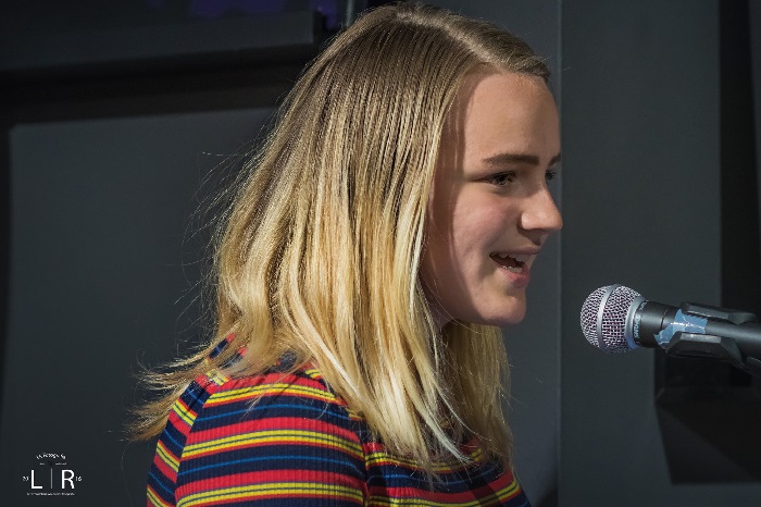 Instore optreden van Leeloo bij Warenhuis Vanderveen (video)