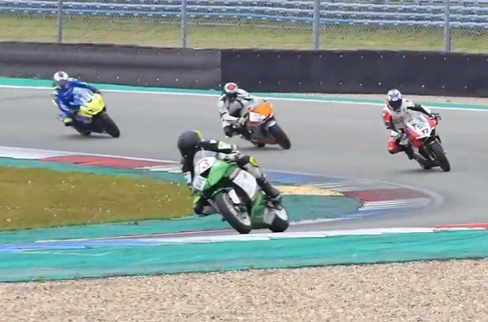 Video: CRT motoren op het TT Circuit 