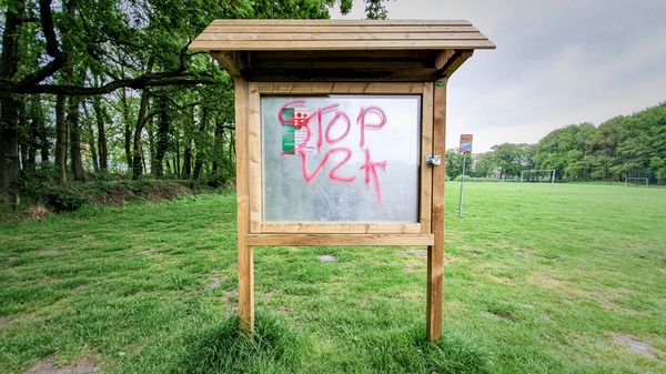 Opnieuw bekladding op bord in Assen