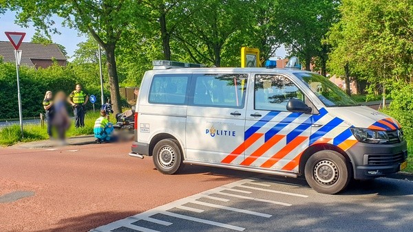 Scooterrijder gewond bij aanrijding in Peelo