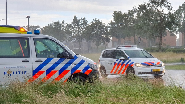 Maaltijdbezorger in botsing met auto