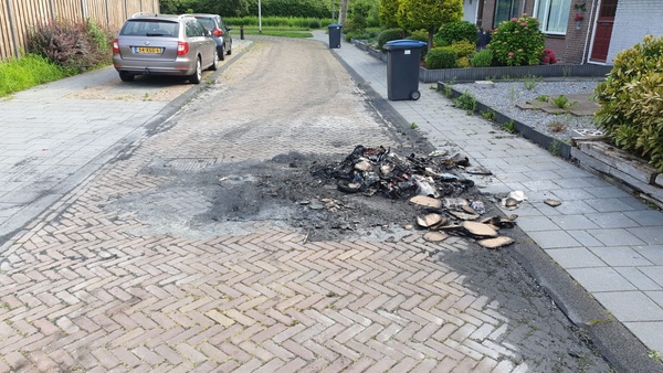 Container brandt uit in Noorderpark