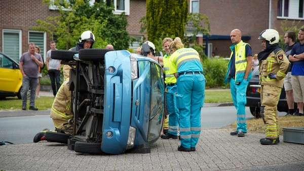 Brommobiel na aanrijding in Marsdijk gekanteld (Video)