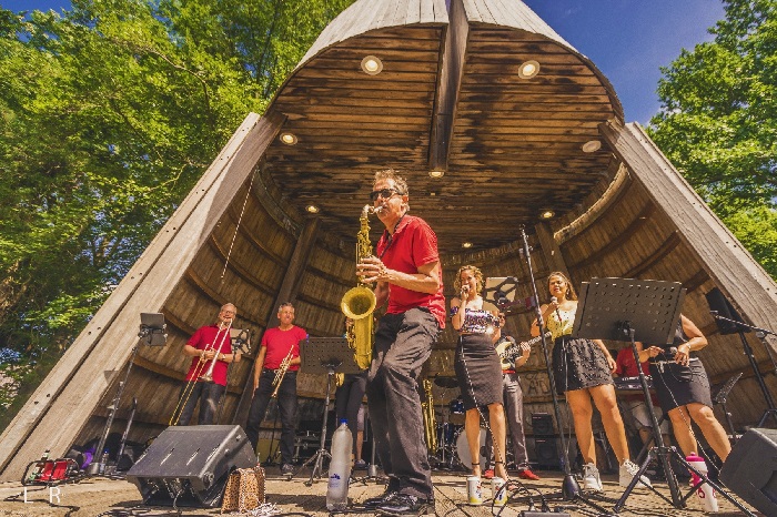 Zondag trad Soul XS op in de Gouverneurstuin (Video)