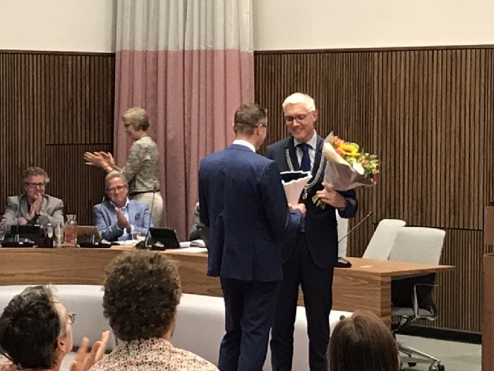 Raad neemt afscheid van VVD-wethouder Roald Leemrijse