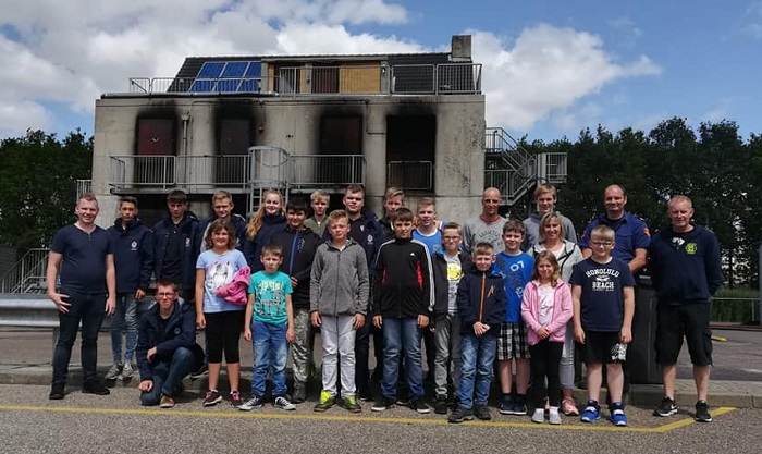 Jugendfeurwehr Marienhafe op bezoek bij jeugdbrandweer Assen