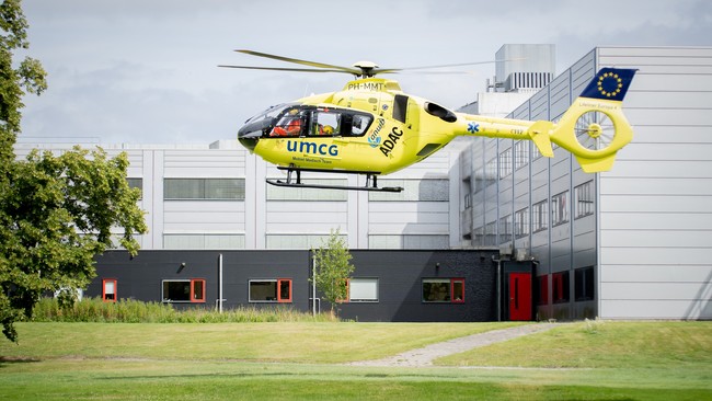 Traumahelikopter landt bij ziekenhuis in Assen