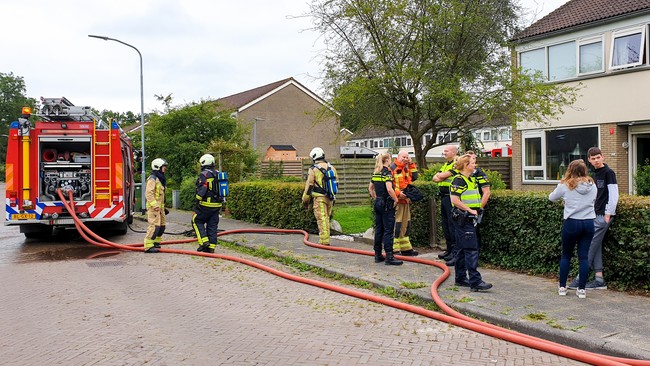 Woning vol rook door brand in Assen (Video)