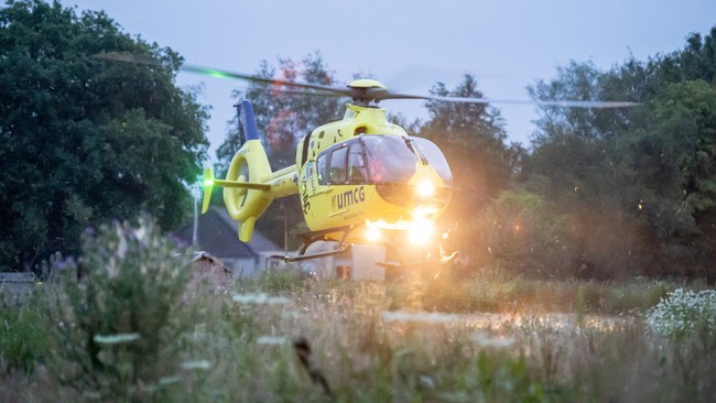 Traumahelikopter landt voor assistentie in Assen
