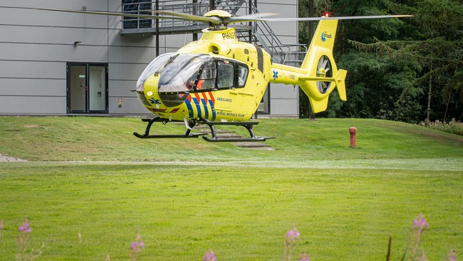 Traumahelikopter landt bij ziekenhuis in Assen