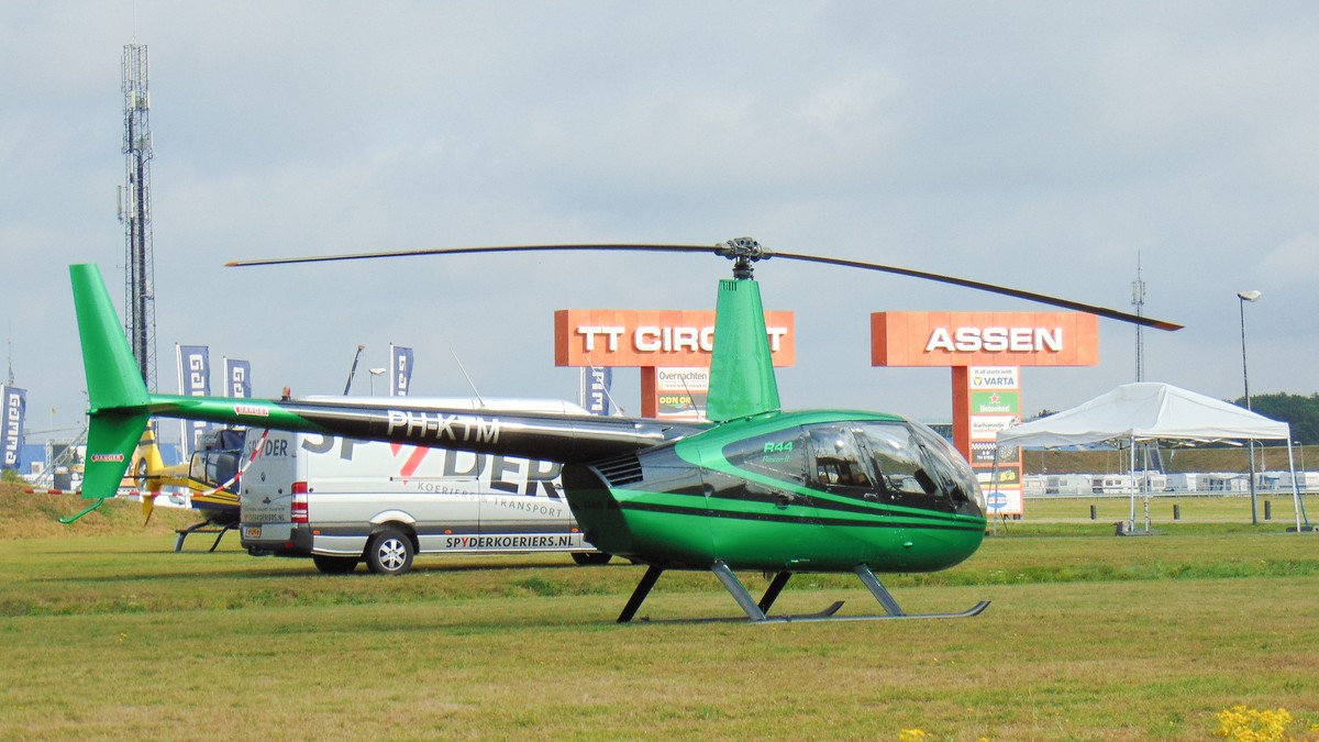 Wat doen de helikopters vandaag toch boven Assen?