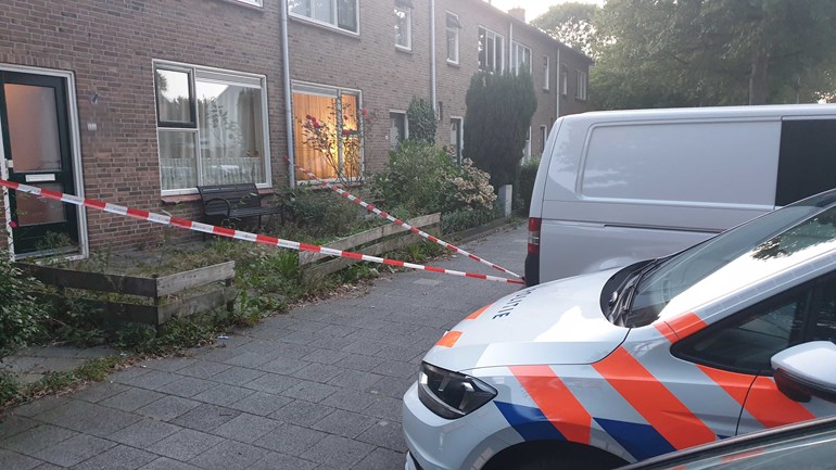 Overleden persoon gevonden in woning in Assen (video)