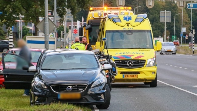 Gewonde bij aanrijding met drie autos in Assen