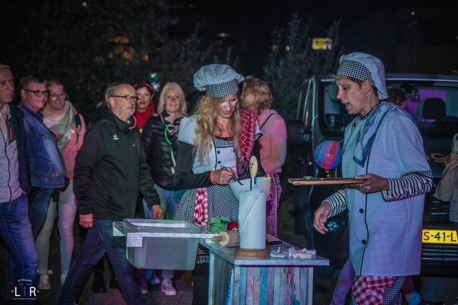 Ruim 1900 deelnemers bij Midnightwalk Assen (video)