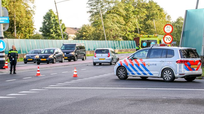 Autos botsen op Europaweg in Assen