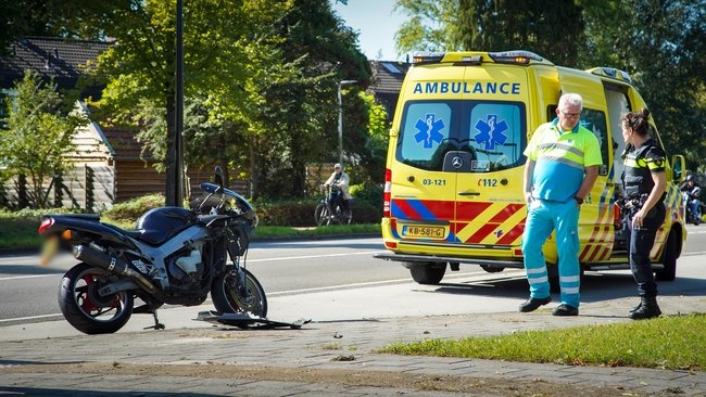 Motorrijder gewond bij aanrijding in Assen