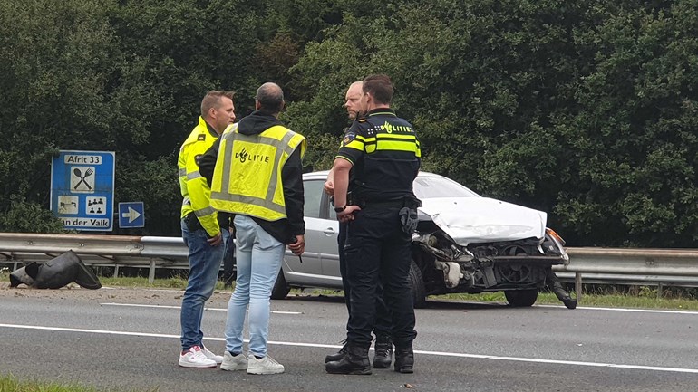 Lange file op A28 bij Assen door eenzijdig ongeval (video)