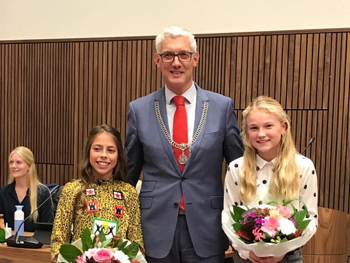 Eerste kinderburgemeester van Assen geïnstalleerd (Video)