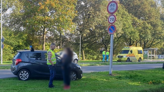 Aanrijding tussen lesauto en fietsster op Europaweg in Assen