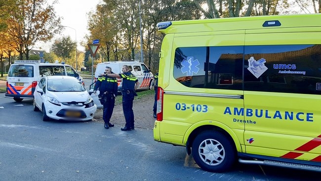 Flinke schade aan auto bij aanrijding in Assen (Video)
