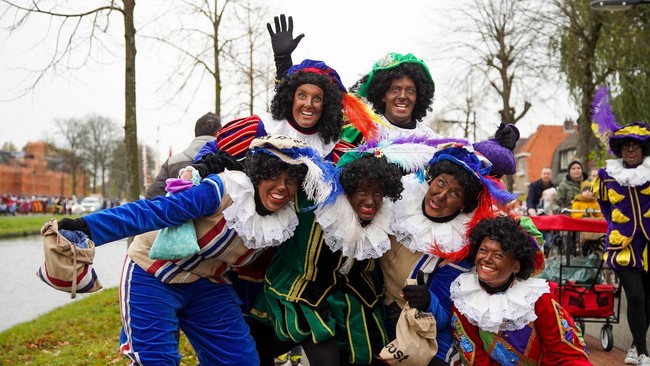 Fotos: Sinterklaas is weer in Assen aangekomen (Video)