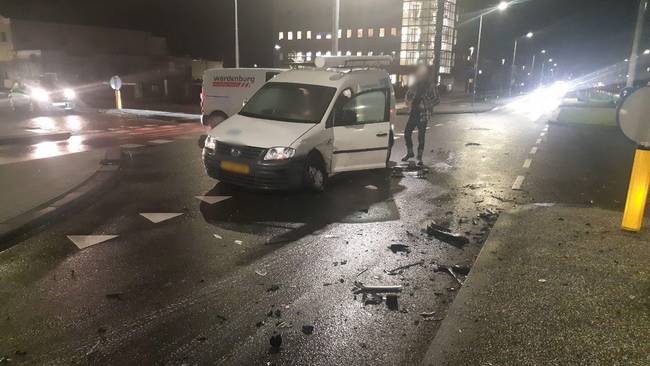 Autos botsen op Overcingellaan in Assen (Video)