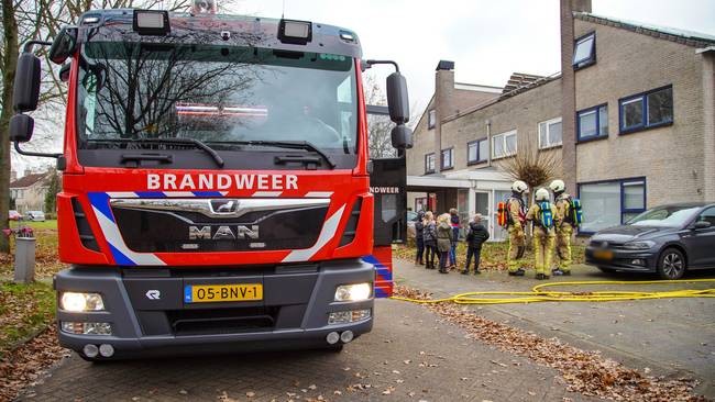 Woning in Assen vol rook door brand (Video)