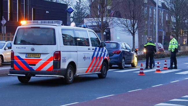 Voetgangster gewond door aanrijding op zebrapad in Assen