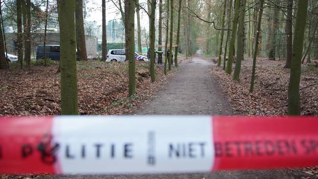 Politie treft lichaam aan in Asserbos