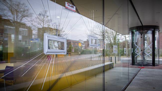 Ramen sociale dienst in Assen massaal vernield (Video)