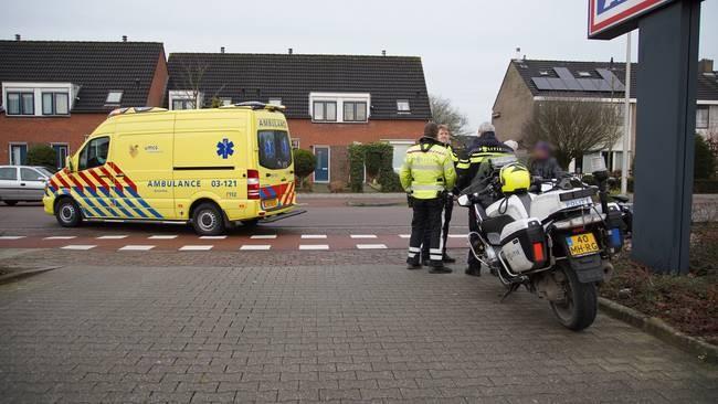 Gewonde bij ongeval tussen auto en fietser in Assen (Video)